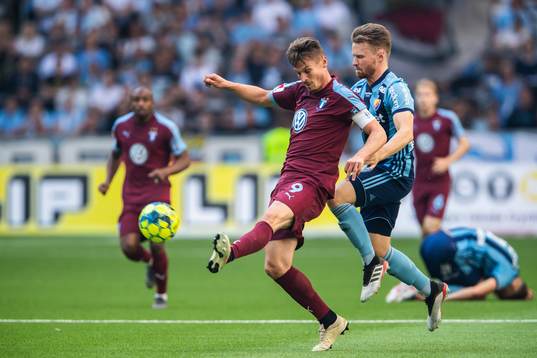 Malmö FFs Markus Rosenberg och Djurgårdens Jacob Une