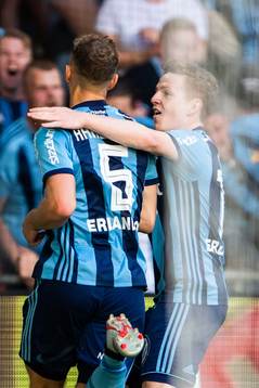 Djurgårdens Jesper Karlström och Aslak Witry jublar