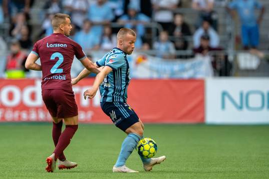 Malmö FFs Eric Larsson och Djurgårdens Nicklas Bärkroth
