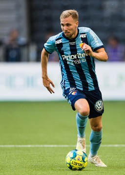 Djurgårdens Jonathan Ring med bollen