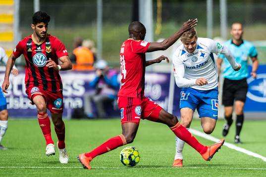 Östersunds Ronald Mukiibi och IFK Norrköpings Filip