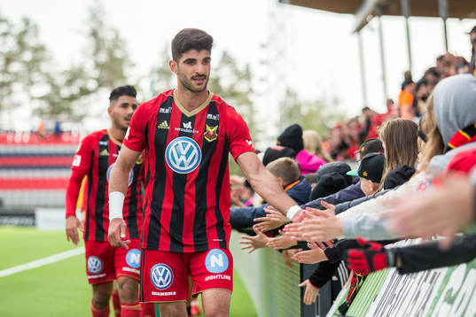 Östersunds Rewan Amin jublar med publiken