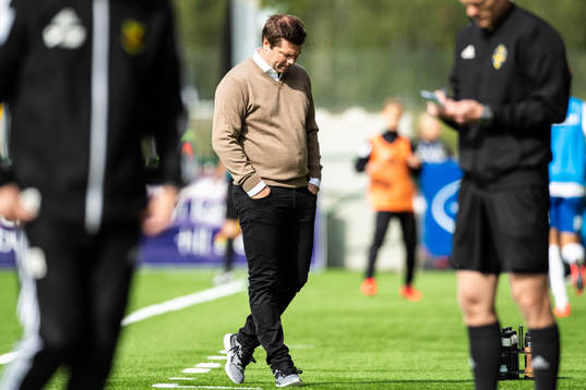 IFK Norrköpings tränare Jens Gustafsson deppar