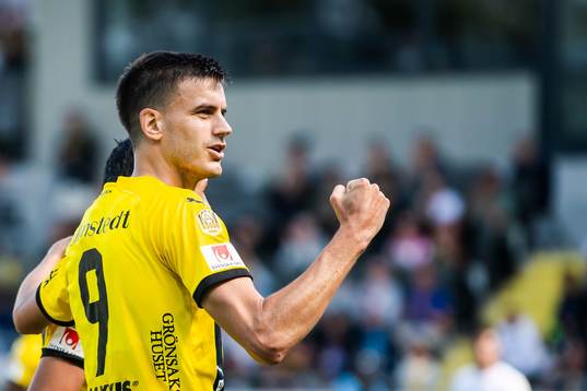 Häckens Alexander Jeremejeff jublar