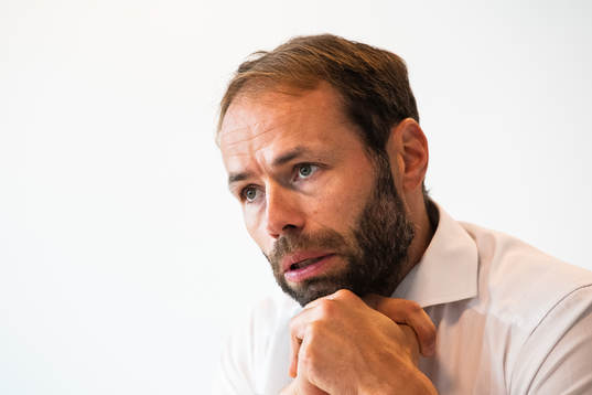 Häckens tränare Andreas Alm på presskonferensen