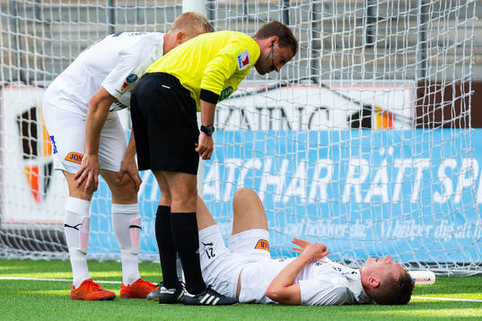 Halmstads Andreas Bengtsson har ont