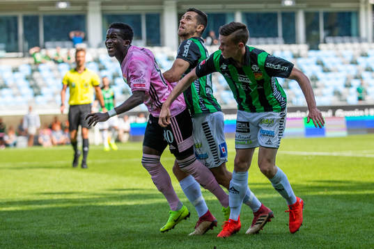 GAIS Predrag Randelovic och Aiden Connor Harvey mot