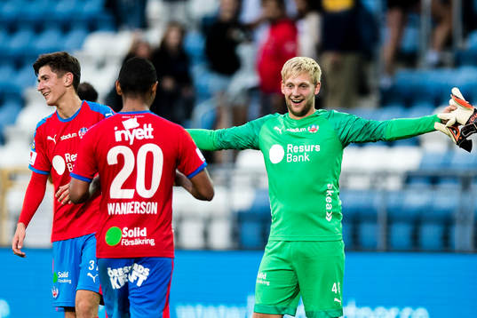 Helsingborgs målvakt Ian Pettersson jublar