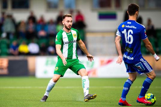 Hammarbys Muamer Tankovic och Sundsvalls Carlos Gracia