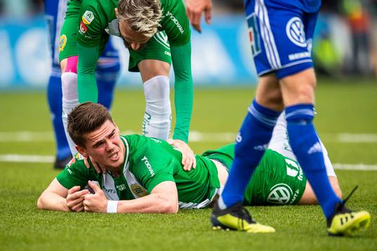 Hammarbys Vidar Örn Kjartansson reagerar