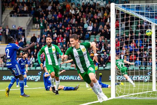 Hammarbys Imad Khalili och Vidar Örn Kjartansson jublar