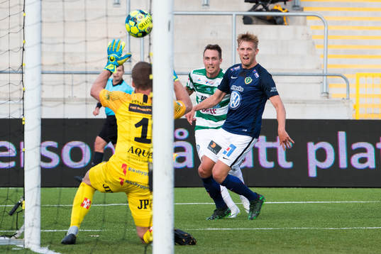 Västerås Filip Tronet gör 1-1 bakom Jönköpings
