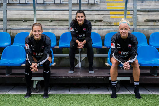 Rosengårds Nathalie Björn, målvakt Zecira Musovic och