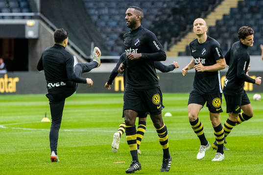 Henok Goitom  and Per Karlsson of AIK