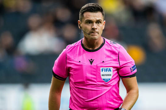 Referee Robert Hennessy