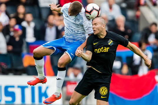 Per Karlsson of AIK and Anton Kobyalko of Ararat-Armenia