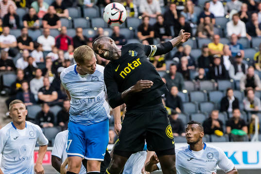 Ilja Antonov of Ararat-Armenia and Henok Goitom of AIK