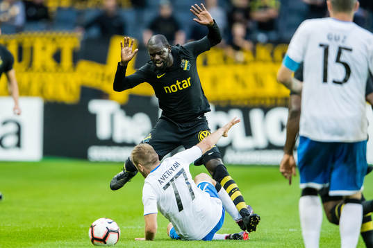 Petros Avetisyan of Ararat-Armenia and Enoch Kofi Adu of AIK