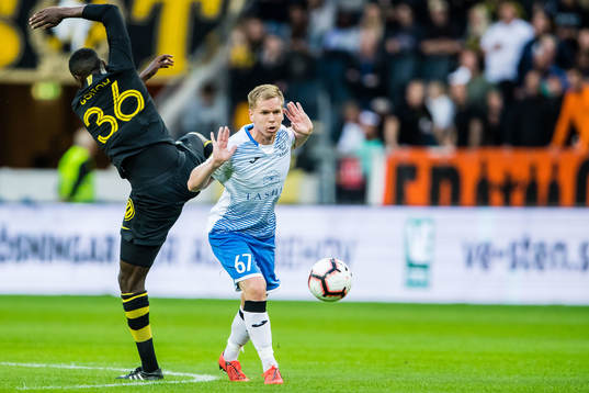 Henok Goitom of AIK and Ilja Antonov of Ararat-Armenia