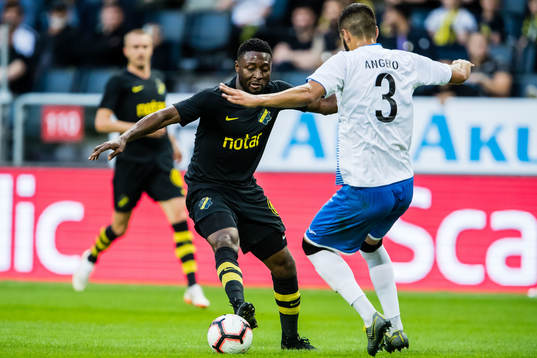 Chinedu Obasi of AIK and Angelo Meneses of Ararat-Armenia