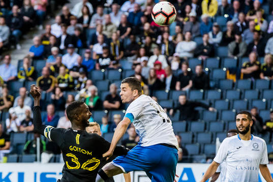 Henok Goitom of AIK and Dmitri Guz of Ararat-Armenia