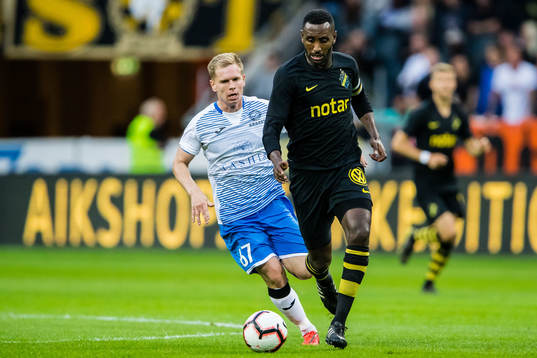 Ilja Antonov of Ararat-Armenia and Henok Goitom of AIK