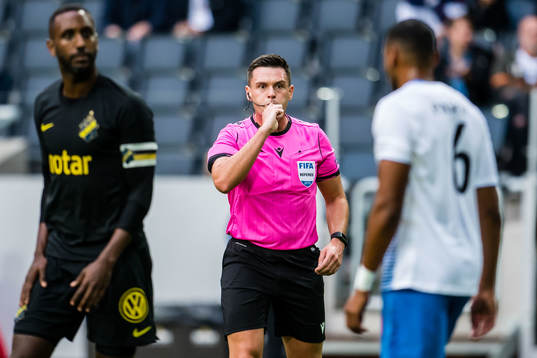 Referee Robert Hennessy
