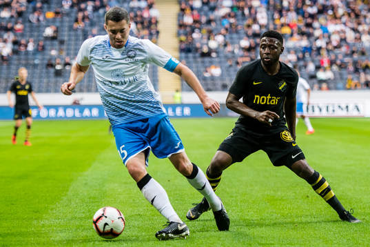 Dmitri Guz of Ararat-Armenia and Chinedu Obasi of AIK