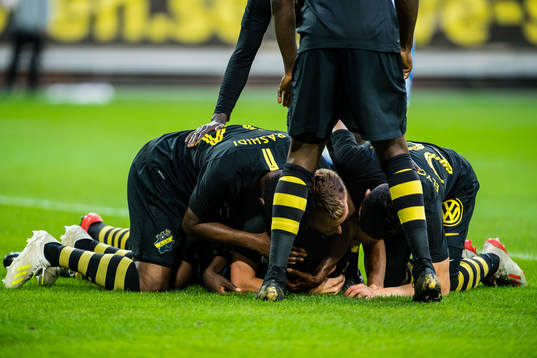 Henok Goitom of AIK celebrates with teammates