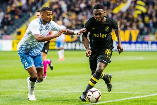 Georgi Pashov of Ararat-Armenia Chinedu Obasi of AIK