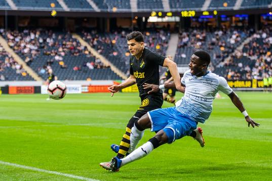 Tarik Elyounoussi of AIK and Kasse Alphonse Kodjo of