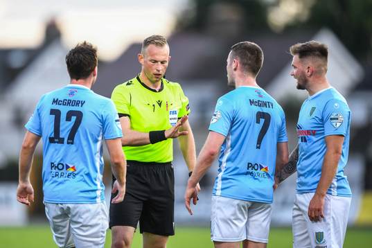 Referee Kaarlo Oskari Hämäläinen