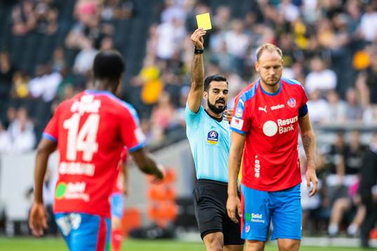 Helsingborgs Andreas Granqvist tilldelas en varning av