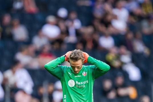Helsingborgs målvakt Anders Lindegaard deppar