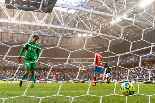 Helsingborgs målvakt Anders Lindegaard deppar