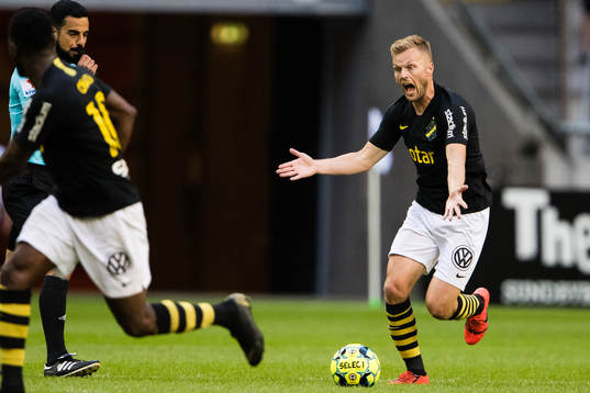 s Sebastian Larsson reagerar