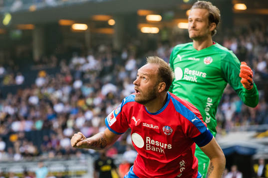 Helsingborgs Andreas Granqvist och målvakt Anders