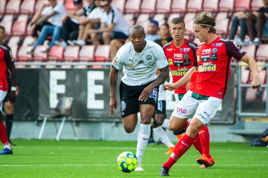 Örebros Carlos Strandberg och Falkenbergs Carl Johansson