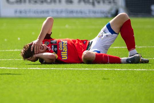 Falkenbergs Kirill Pogrebnyak tar sig för huvet