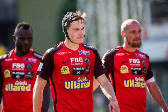 Falkenbergs Kirill Pogrebnyak med bandage runt huvet