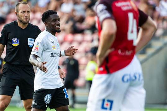 Örebros Kevin Wright jublar