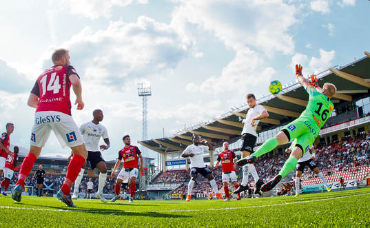 Bläddra bland fler bilder av Fotboll, Allsvenskan, Örebro - Falkenberg