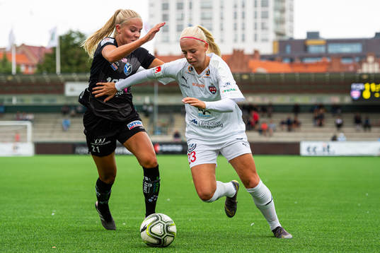 Växjös Stina Lennartsson och Rosengårds Sofie Svava