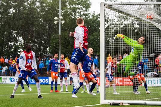 Aalesund scores 1-1 behind goalkeeper Knut-André Søyland