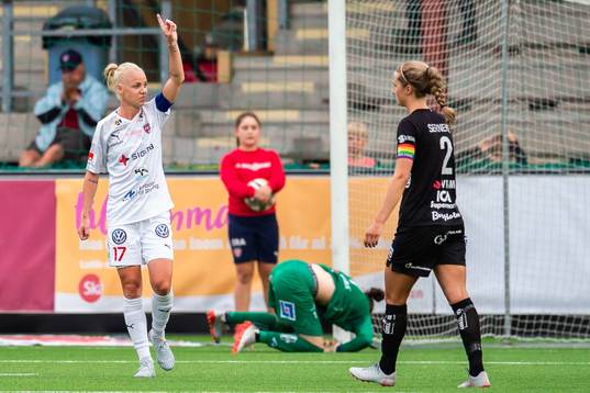 Rosengårds Caroline Seger jublar
