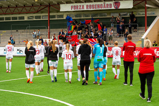 Rosengårds spelare tackar publiken