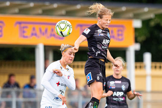 Rosengårds Sanne Troelsgaard och Växjös Anna Anvegård