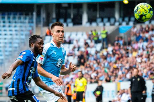 Malmö FFs Jonas Knudsen och Sirius John Junior Igbarumah