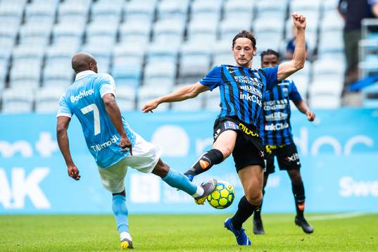 Malmö FFs Fouad Bachirou mot Sirius Philip Haglund