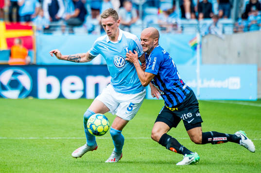 Malmö FFs Sören Rieks mot Sirius Karl Larson